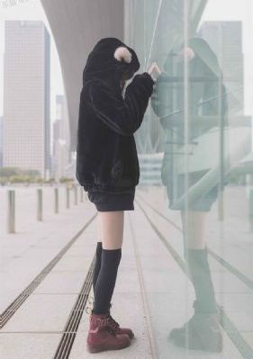 欧美模特写真简约视频_高清免费播放